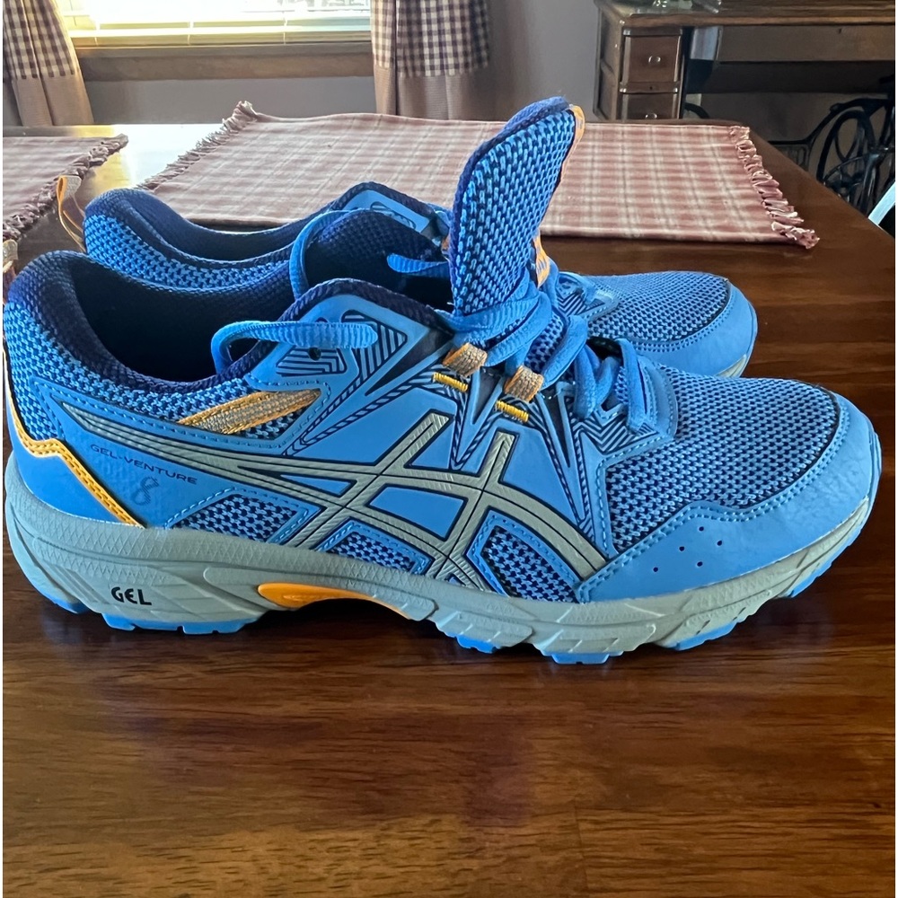 ASICS Sneakers